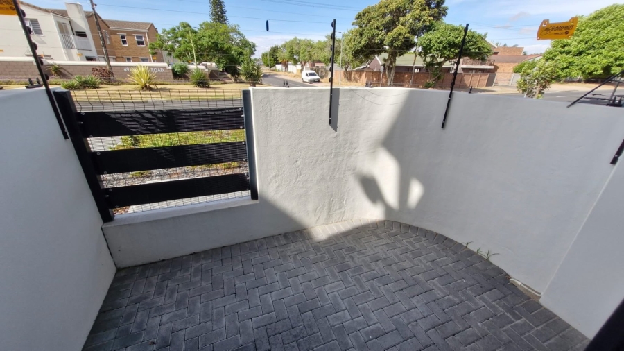  Bedroom Property for Sale in Table View Western Cape